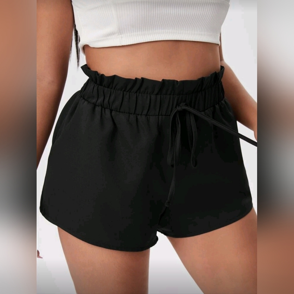 Black Women's Ruffle Waist‎ Shorts